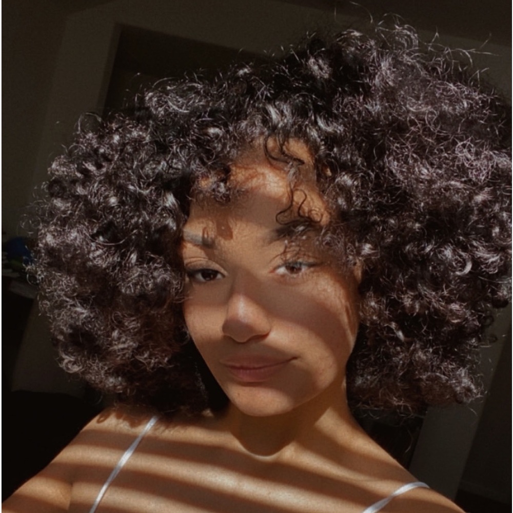 Hi! I’m your posher, Gabbi! It’s nice to meet you!